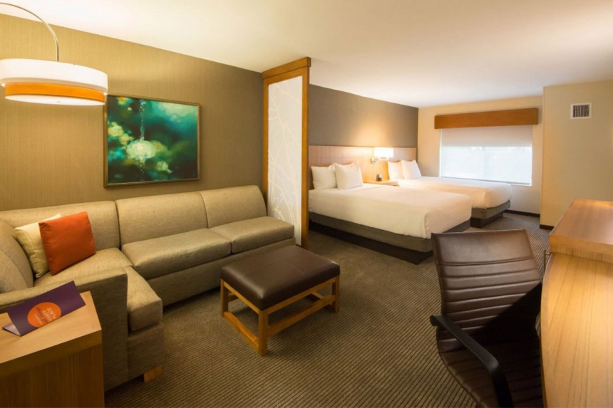 /hotelphotos/thumb-860x573-172679-Hyatt Place LBV Double Room 1.jpg